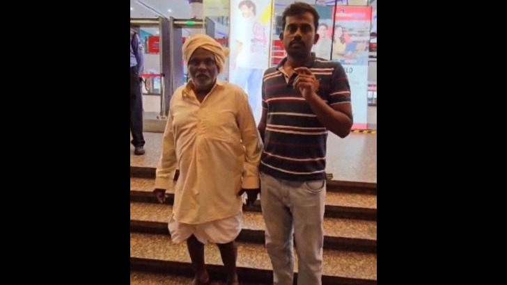 https://salarnews.in/public/uploads/images/newsimages/maannewsimage17072024_223915_Farmer and his son outside GT mall (1).jpeg